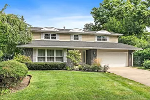 1912 E Cholo Ln, Mount Prospect, IL 60056 - Photo 1