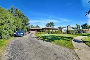 354 E Huntington Ln, Elmhurst, IL 60126 - Photo 4