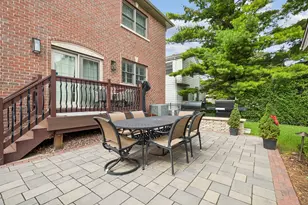 8027 Long Ave, Skokie, IL 60077 - Photo 4