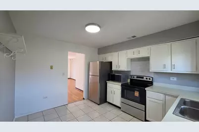 718 Cobblestone Circle #C, Glenview, IL 60025 - Photo 16
