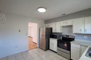718 Cobblestone Cir, Glenview, IL 60025 - Photo 16