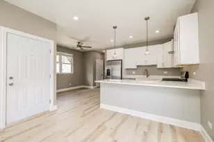723 N Waller Ave, Chicago, IL 60644 - Photo 2