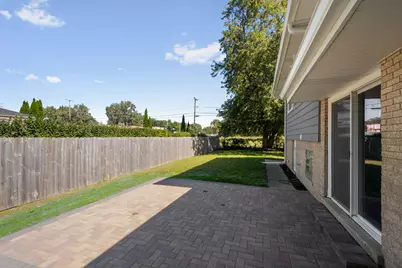 14057 S Hoxie Avenue, Burnham, IL 60633 - Photo 8