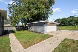 14057 S Hoxie Ave, Burnham, IL 60633 - Photo 18