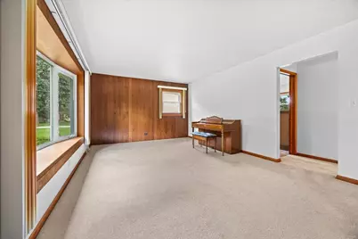 304 Crestwood Drive, Roselle, IL 60172 - Photo 8