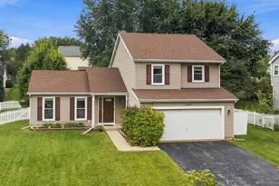356 Wildwood Dr, North Aurora, IL 60542 - Photo 2