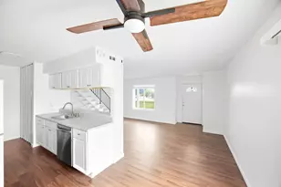 1590 Cornell Cir, Hoffman Estates, IL 60169 - Photo 10