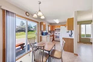 3607 Hoffman St, Plano, IL 60545 - Photo 8