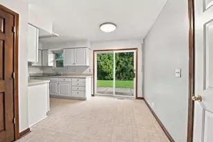 145 Shawnee Dr, Carol Stream, IL 60188 - Photo 8