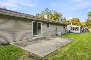 145 Shawnee Dr, Carol Stream, IL 60188 - Photo 22