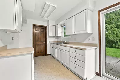 145 Shawnee Drive, Carol Stream, IL 60188 - Photo 10