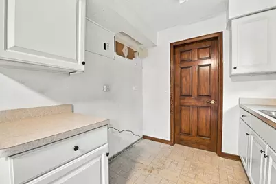145 Shawnee Drive, Carol Stream, IL 60188 - Photo 12