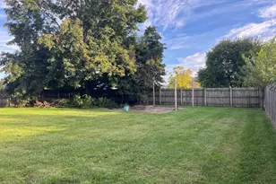 108 E Morris St, Elwood, IL 60421 - Photo 6