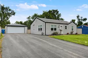 1802 Innercircle Dr, Crest Hill, IL 60403 - Photo 2