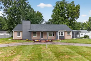 708 E Glover St, Ottawa, IL 61350 - Photo 2