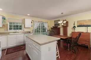 2 Lone Oak Ct, Bloomington, IL 61705 - Photo 14
