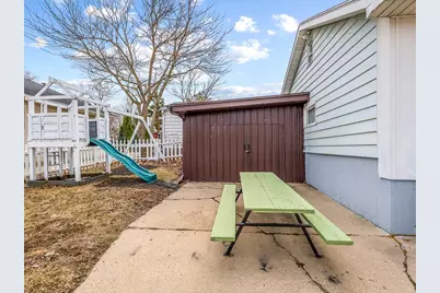 317 N Grove Avenue, Freeport, IL 61032 - Photo 24