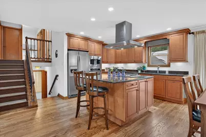 121 W Suffield Drive, Arlington Heights, IL 60004 - Photo 6