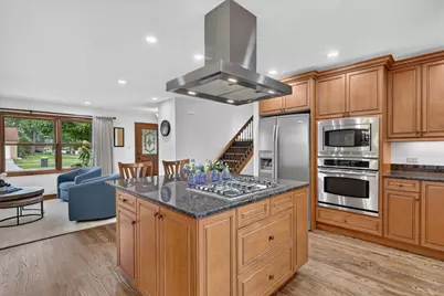 121 W Suffield Drive, Arlington Heights, IL 60004 - Photo 12