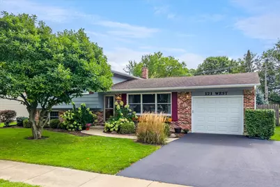 121 W Suffield Drive, Arlington Heights, IL 60004 - Photo 2