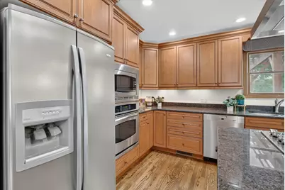 121 W Suffield Drive, Arlington Heights, IL 60004 - Photo 10