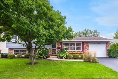 121 W Suffield Drive, Arlington Heights, IL 60004 - Photo 1