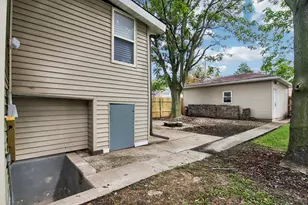1601 S 20th Ave, Maywood, IL 60153 - Photo 8