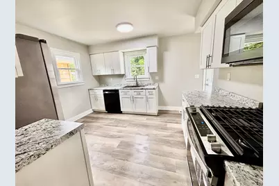 817 Chicago Street, Belvidere, IL 61008 - Photo 8