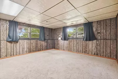 1807 Elmwood Drive, Lindenhurst, IL 60046 - Photo 18