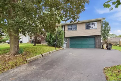 1807 Elmwood Drive, Lindenhurst, IL 60046 - Photo 1