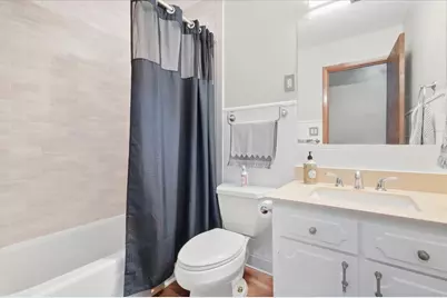 1807 Elmwood Drive, Lindenhurst, IL 60046 - Photo 16