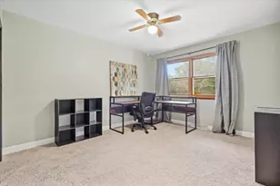 1807 Elmwood Dr, Lindenhurst, IL 60046 - Photo 14