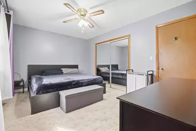 1807 Elmwood Drive, Lindenhurst, IL 60046 - Photo 10