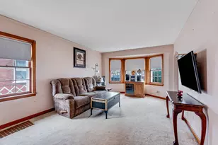 182 Martin Ln, Chicago Heights, IL 60411 - Photo 4
