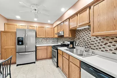 1055 Woodhill Court, Elgin, IL 60120 - Photo 14