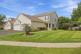 530 W Kristina Ln, Round Lake, IL 60073 - Photo 1