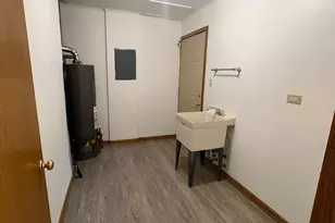 8659 Meade Ave, Burbank, IL 60459 - Photo 16