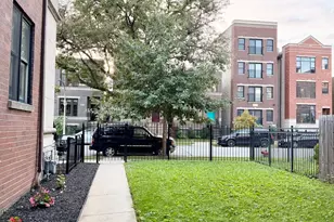 4829 S Champlain Ave, Chicago, IL 60615 - Photo 2