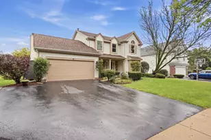 16 Copperwood Dr, Buffalo Grove, IL 60089 - Photo 2