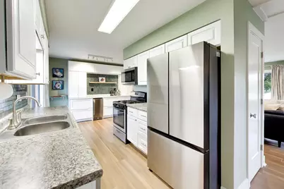 401 E Elk Grove Boulevard, Elk Grove Village, IL 60007 - Photo 10