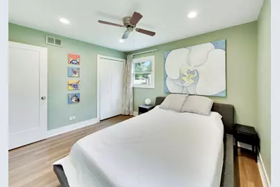 401 E Elk Grove Boulevard, Elk Grove Village, IL 60007 - Photo 12