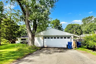 115 Lockerbie Lane, Wilmette, IL 60091 - Photo 2