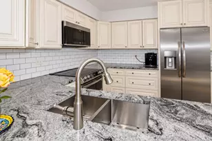4587 Olmstead Dr, Hoffman Estates, IL 60192 - Photo 12