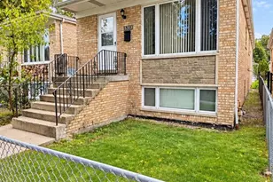 5203 W Carmen Ave, Chicago, IL 60630 - Photo 2