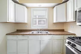 12416 S Princeton Ave, Chicago, IL 60628 - Photo 6
