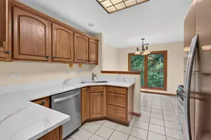 1561 Treeline Ct, Naperville, IL 60565 - Photo 12
