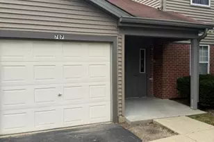 707 E Whispering Oaks Dr, Palatine, IL 60074 - Photo 1