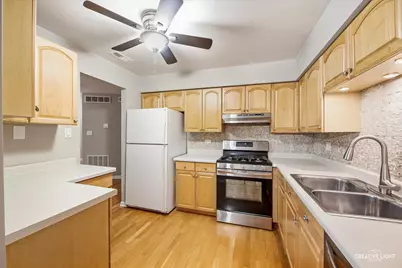 1623 Salisbury Court #C, Wheaton, IL 60187 - Photo 6