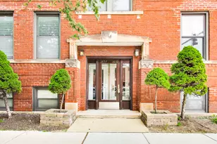 1659 W Addison St, Chicago, IL 60613 - Photo 2