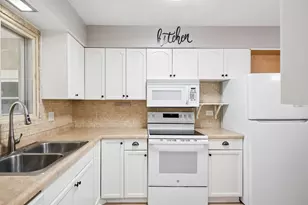 1502 Johnstown Ct, Wheaton, IL 60189 - Photo 10